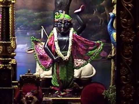 Mangala Arati of Sri Sri Radha Gopinath, ISKCON Temple,Chowpatty,Mumbai ...