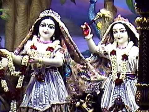 Mangala Arati of Sri Sri Radha Gopinath, ISKCON Temple,Chowpatty,Mumbai ...